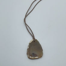 Load image into Gallery viewer, Beige stone necklace